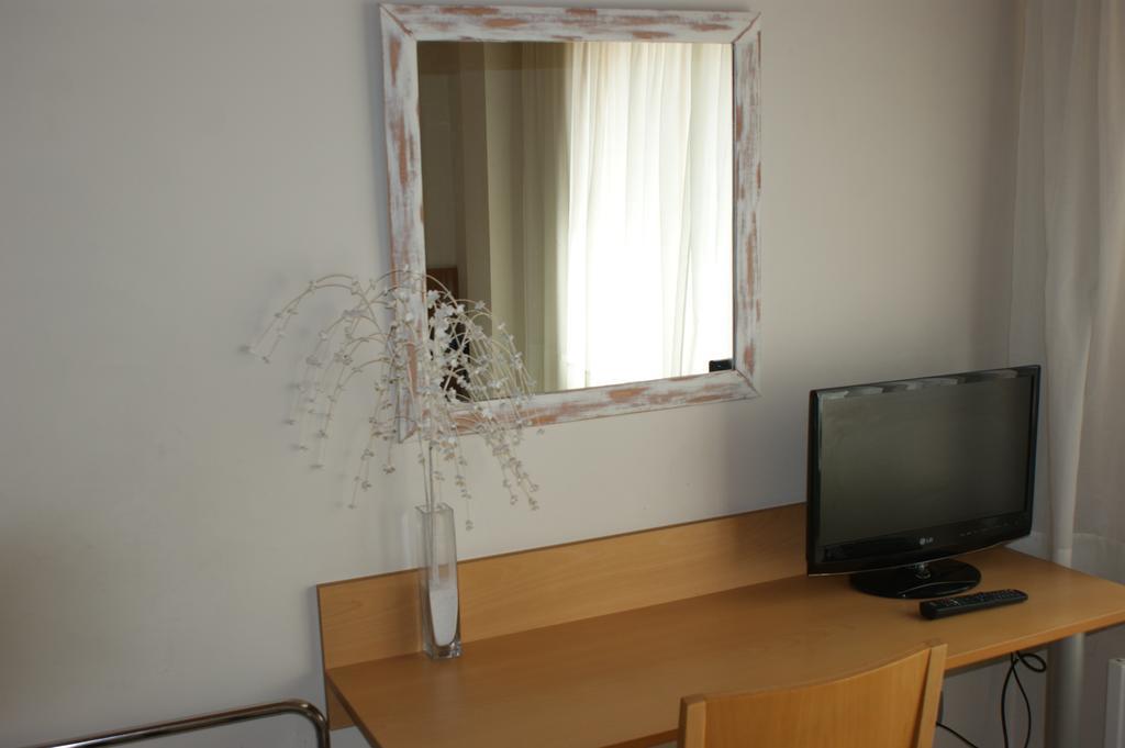 Hotel Viaurelia Montblanc Quarto foto